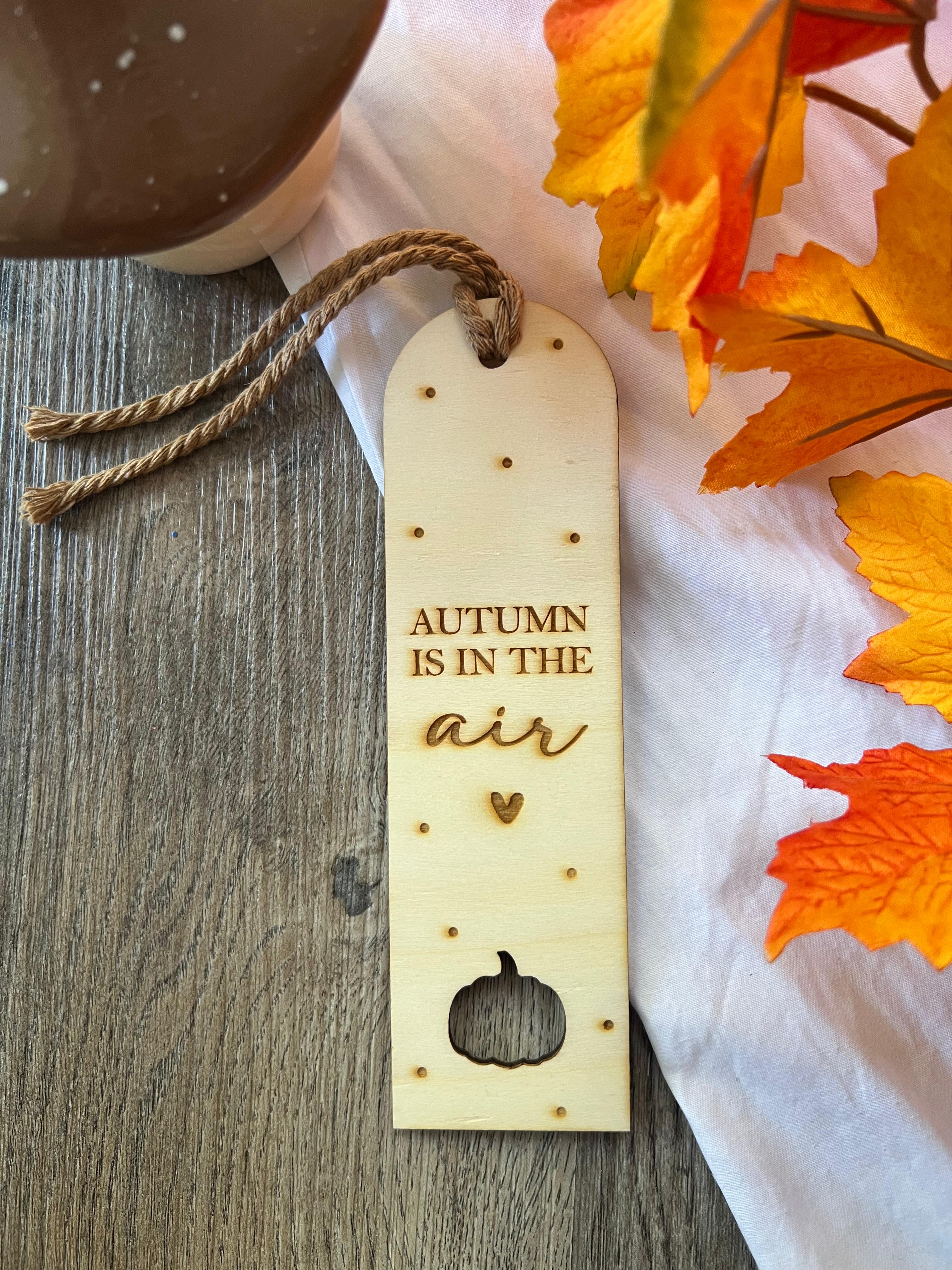 Lesezeichen "Autumn is in the air", aus Holz